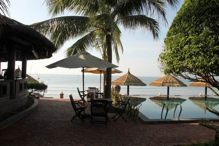 Hotel Pool