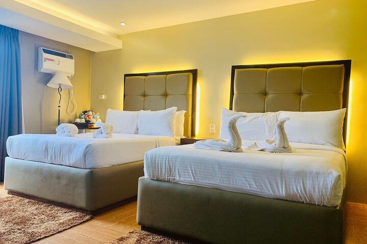 Room 53 of 63