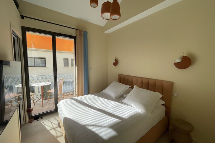 Room 16 of 45