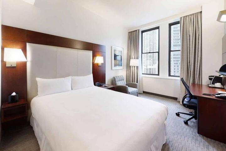 Club Queen Bed (11 of 21)