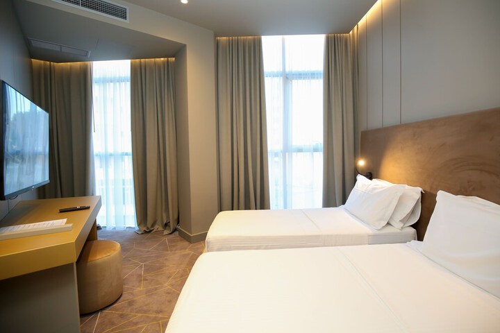 Room 15 of 29
