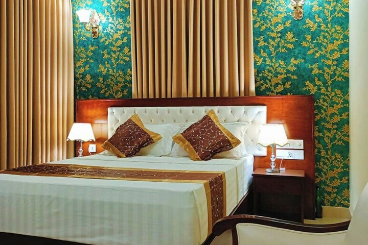 Room 9 of 22