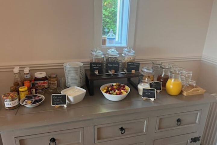 Breakfast/Coffee Service 27 of 36