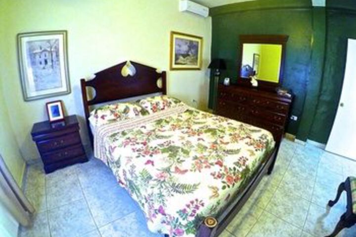 Room 35 of 72
