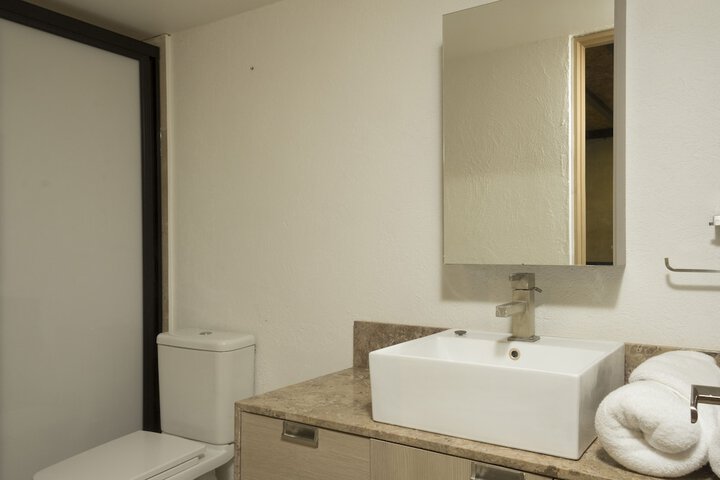 Room 122 of 148