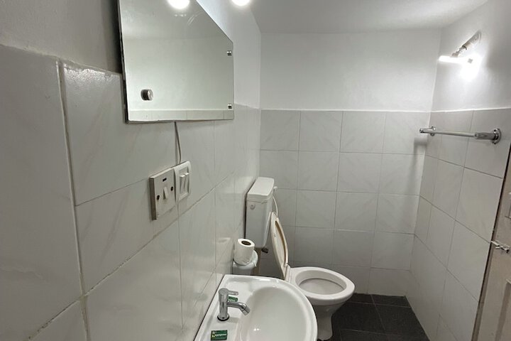 Room 105 of 160