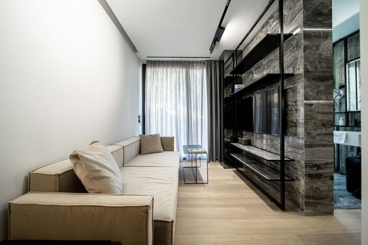 Room 119 of 182
