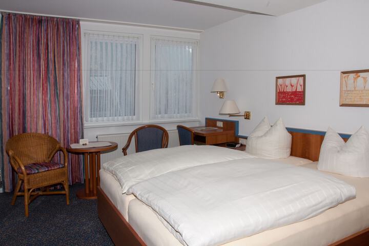 Room 7 of 63