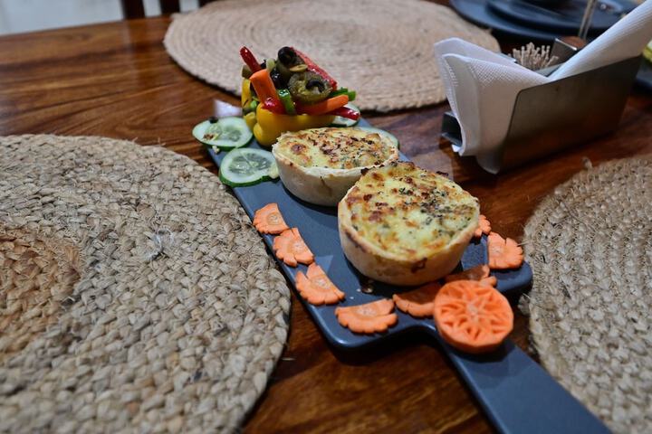 Dining 40 of 51