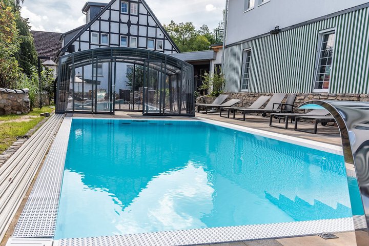 Pool 39 of 77