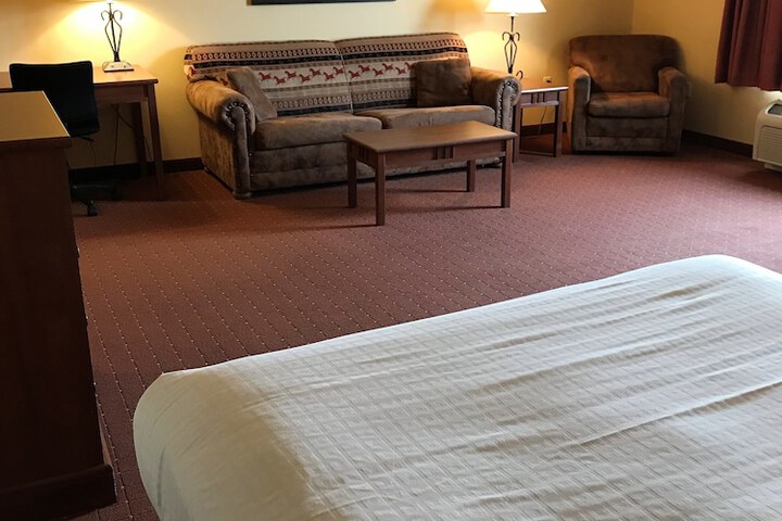 2 Queen Beds (3 of 10)