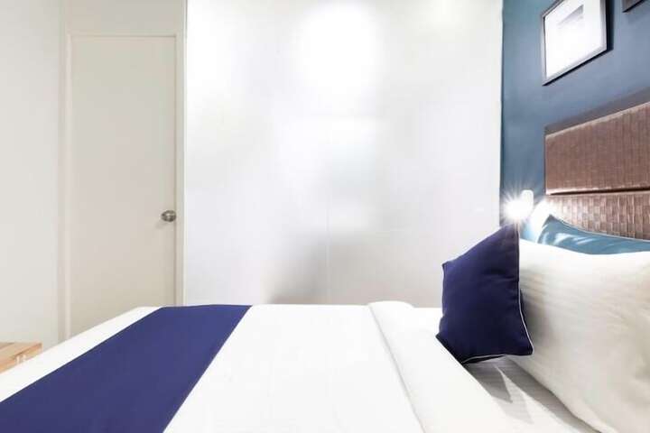 Room 8 of 19