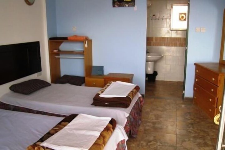 Room 13 of 43