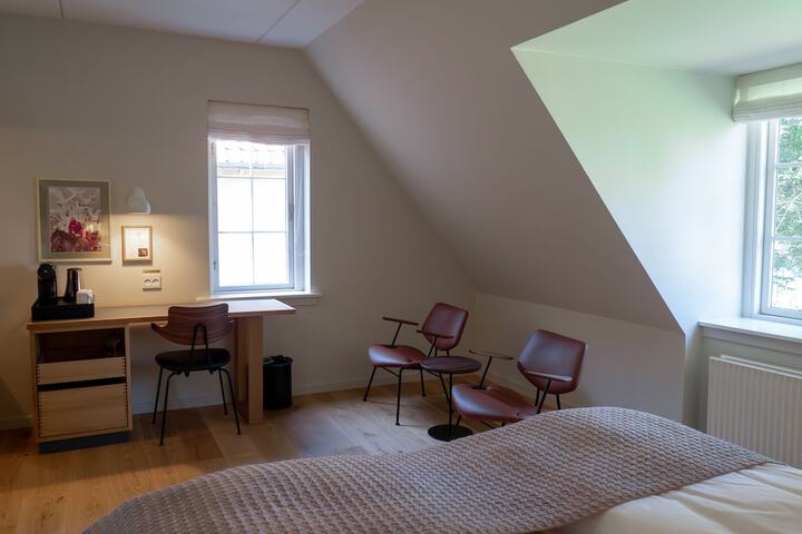 Room 76 of 151
