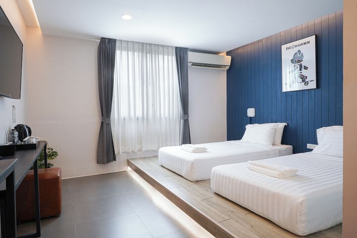 Room 28 of 60