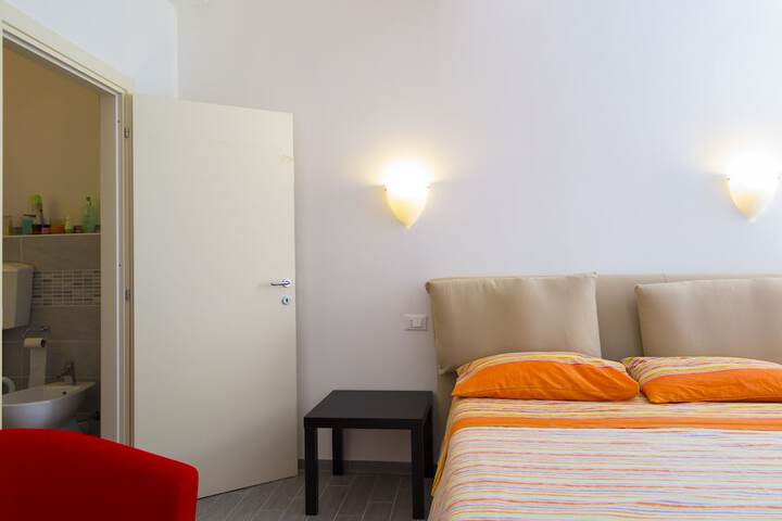 Room 2 of 35