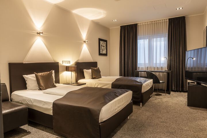 Room 47 of 105