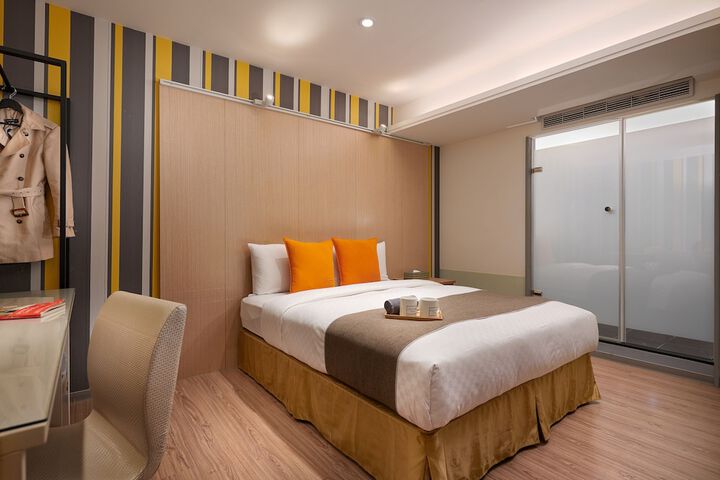 Room 15 of 31