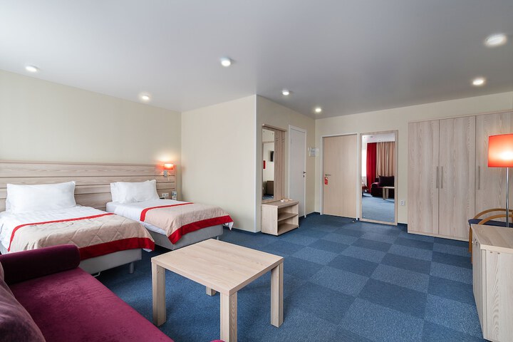 Room 20 of 142