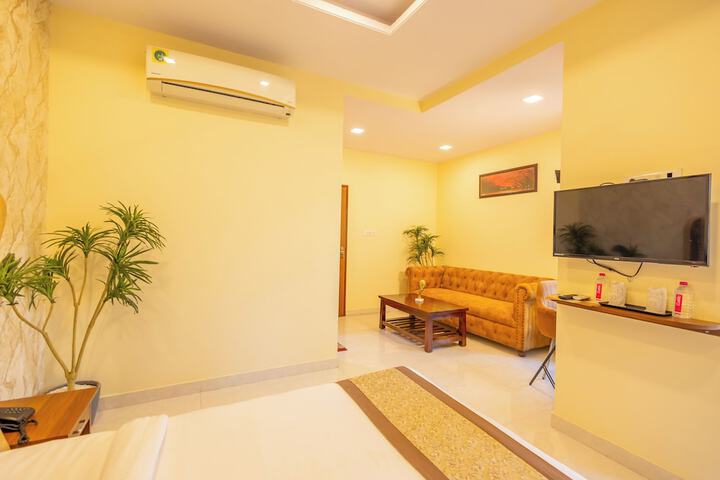 Room 10 of 20