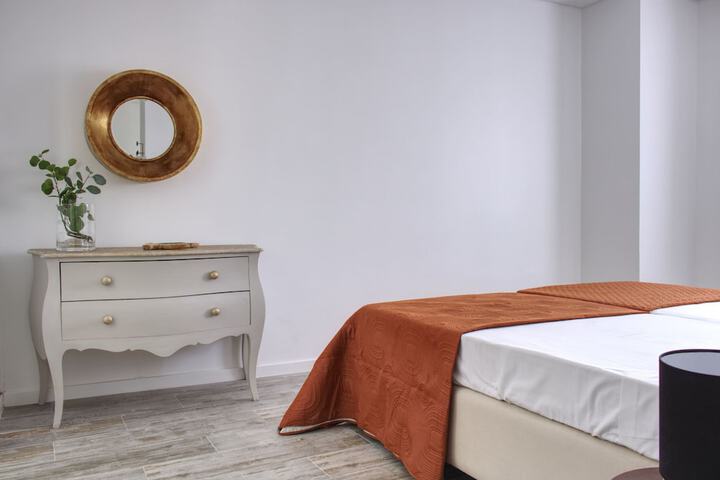 Room 8 of 39