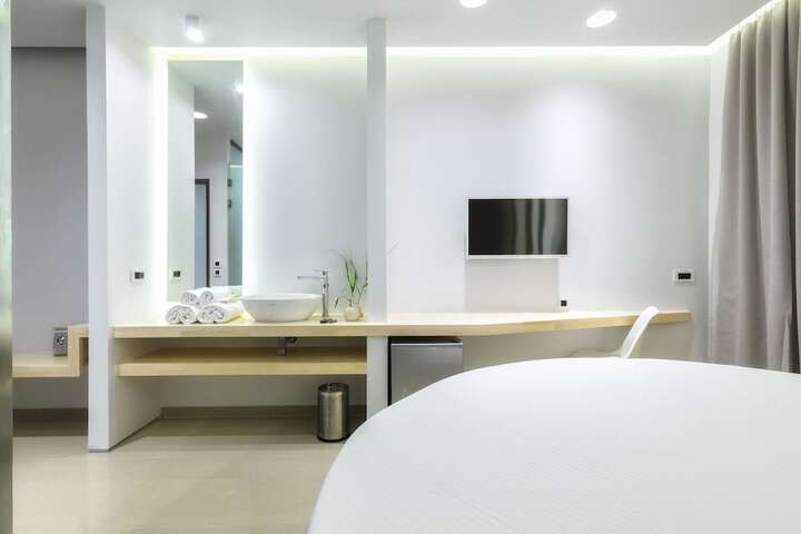 Room 8 of 45