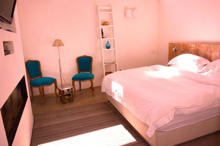 Room 26 of 63