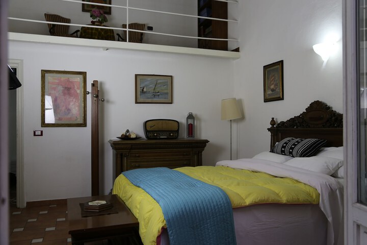 Room 4 of 35