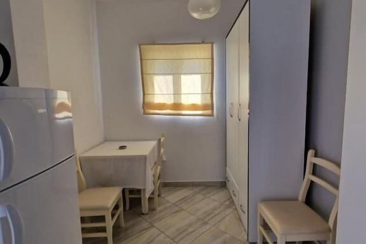 Room 5 of 89
