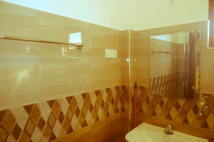 Room 12 of 21