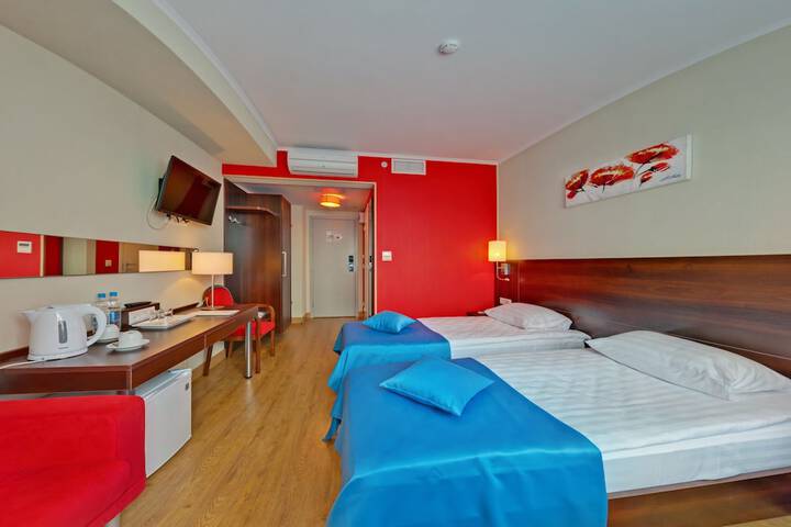 Room 8 of 68