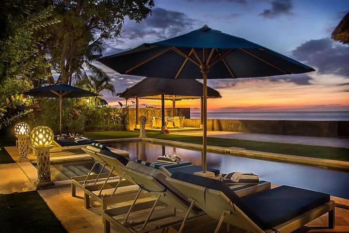 Sundeck 17 of 21