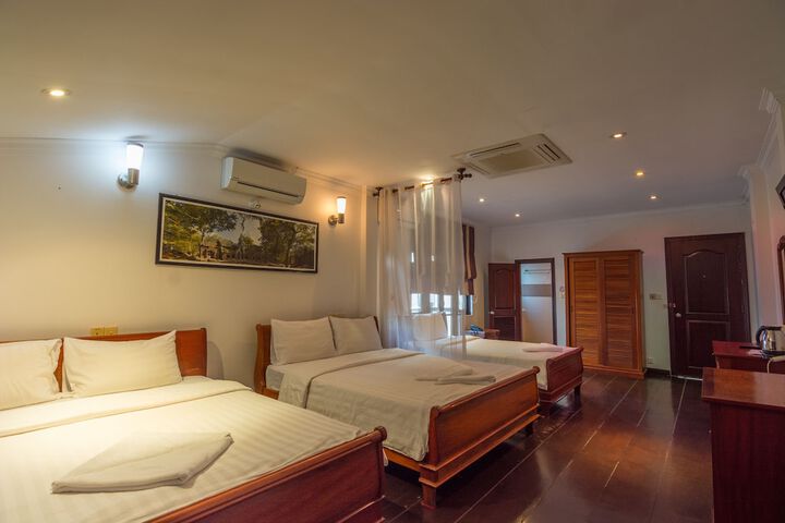 Room 17 of 105