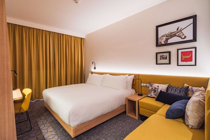Room 10 of 44
