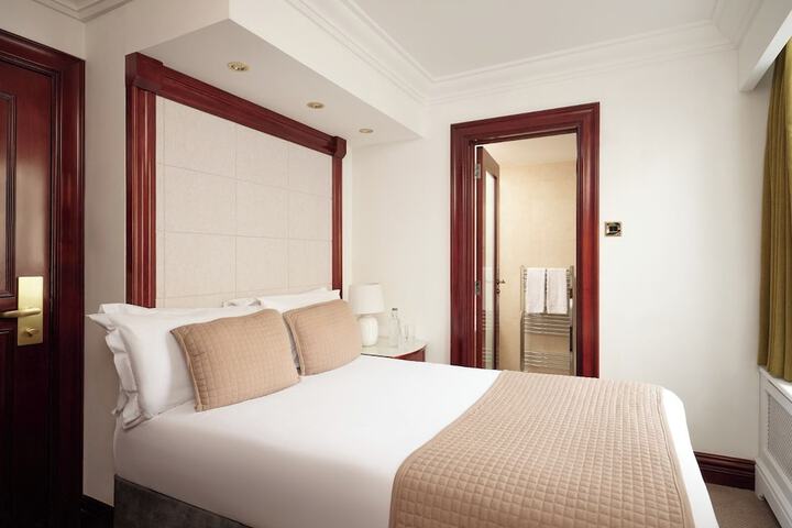 Room 16 of 29