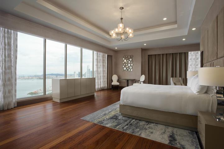 Room 10 of 147
