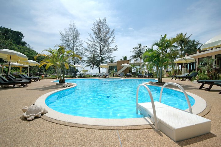 Pools & Facilities