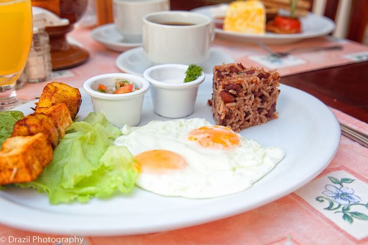 Breakfast area