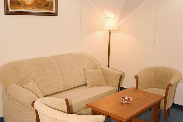 Room 8 of 42