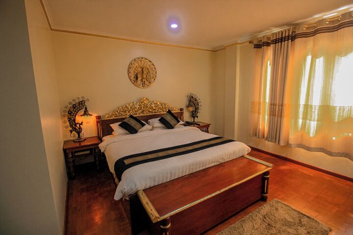 Room 37 of 153