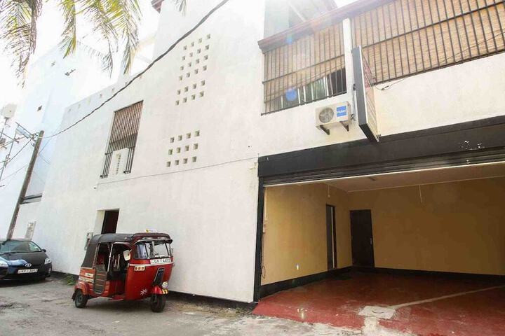 YOHO SOLID HOTEL BORELLA