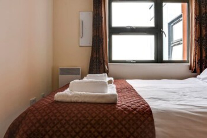 Room 10 of 12