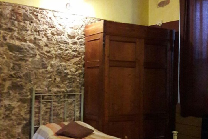 Room 4 of 15