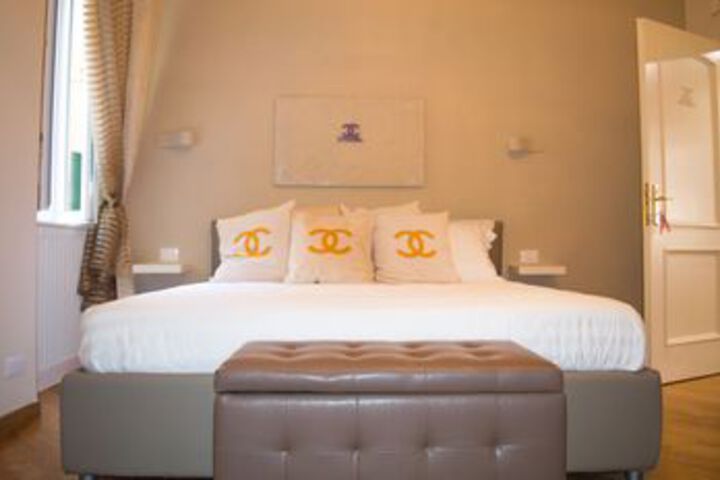 Room 10 of 25