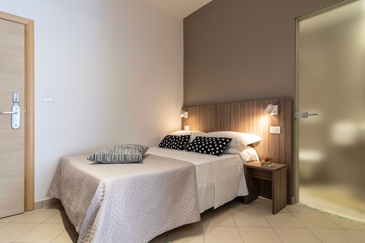 Room 21 of 115