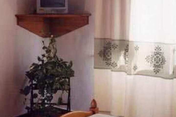 Room 4 of 47
