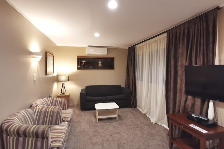 Room 21 of 43