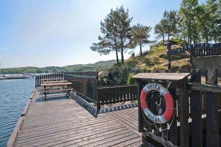 Dock