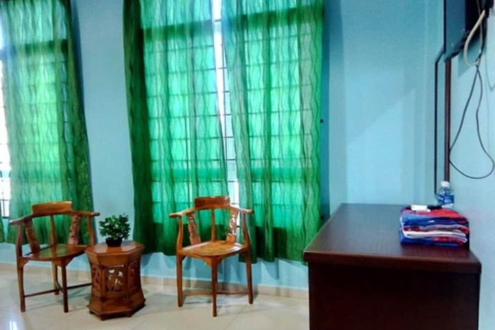 Room 6 of 28