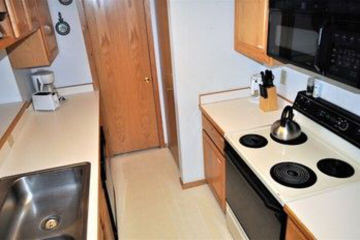 Room 122 of 195